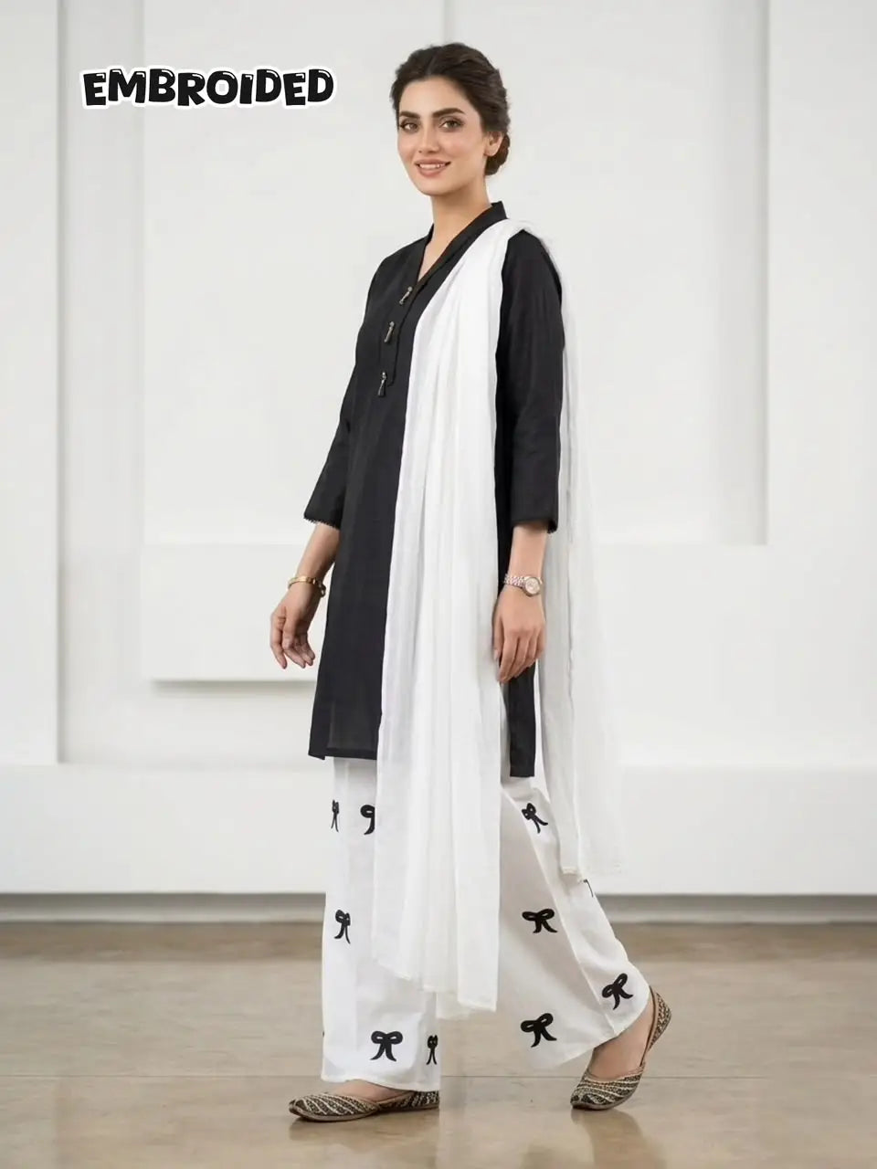 3 Pcs Women's Stitched Cotton Lawn Embroidered Suit Viral Tie Design
