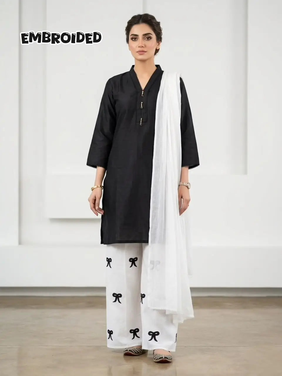 3 Pcs Women's Stitched Cotton Lawn Embroidered Suit Viral Tie Design