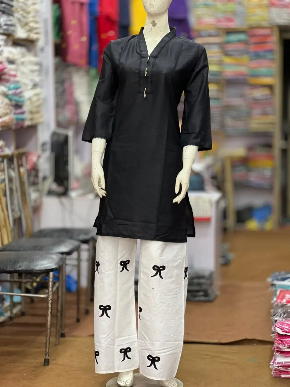 3 Pcs Women's Stitched Cotton Lawn Embroidered Suit Viral Tie Design