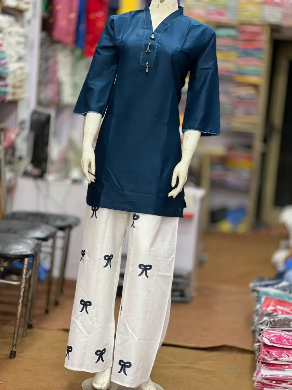 3 Pcs Women's Stitched Cotton Lawn Embroidered Suit Viral Tie Design