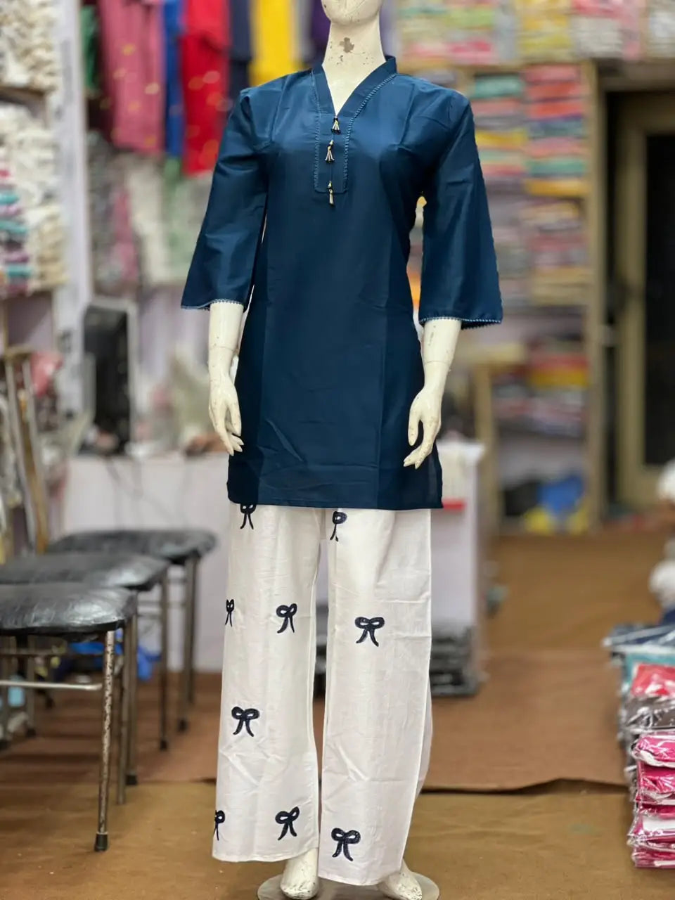 3 Pcs Women's Stitched Cotton Lawn Embroidered Suit Viral Tie Design