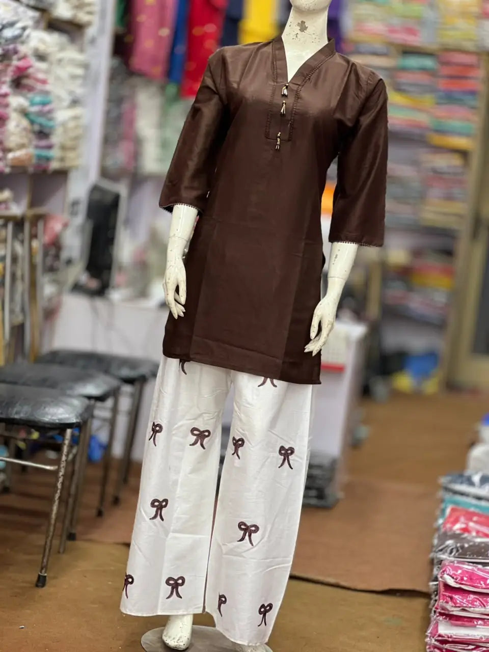3 Pcs Women's Stitched Cotton Lawn Embroidered Suit Viral Tie Design
